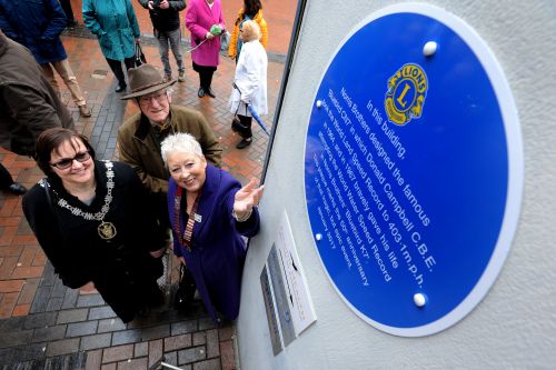 Unveiling of the Bue Plaque by Burgess Hill Town Mayor Jaqui Landriani and Zone Chairman Lion Christine Coxshaw